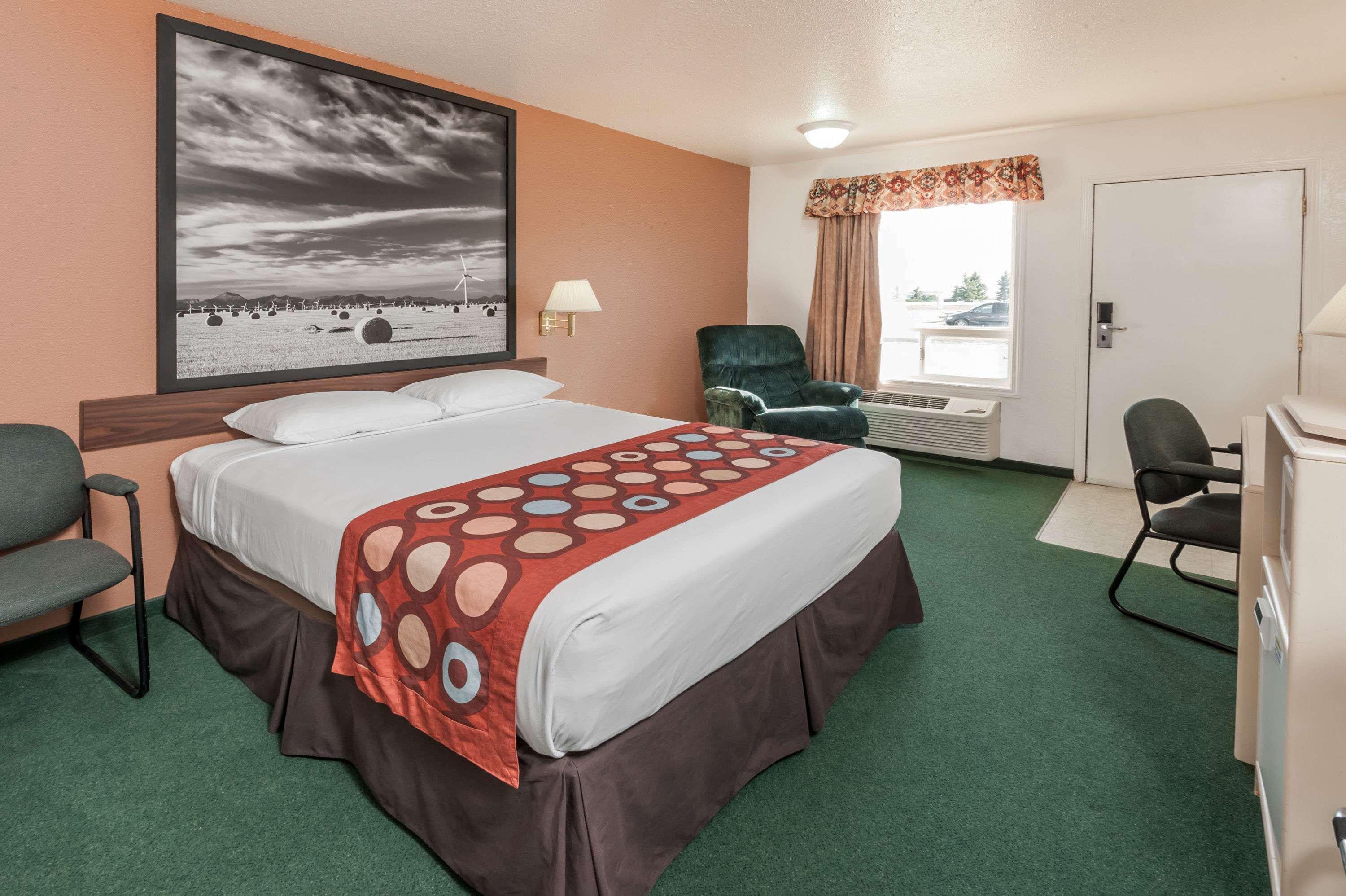 Super 8 By Wyndham Three Hills Ab Hotel Eksteriør billede